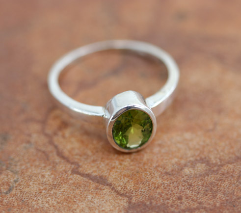 Sterling Silver Peridot Ring Size 10